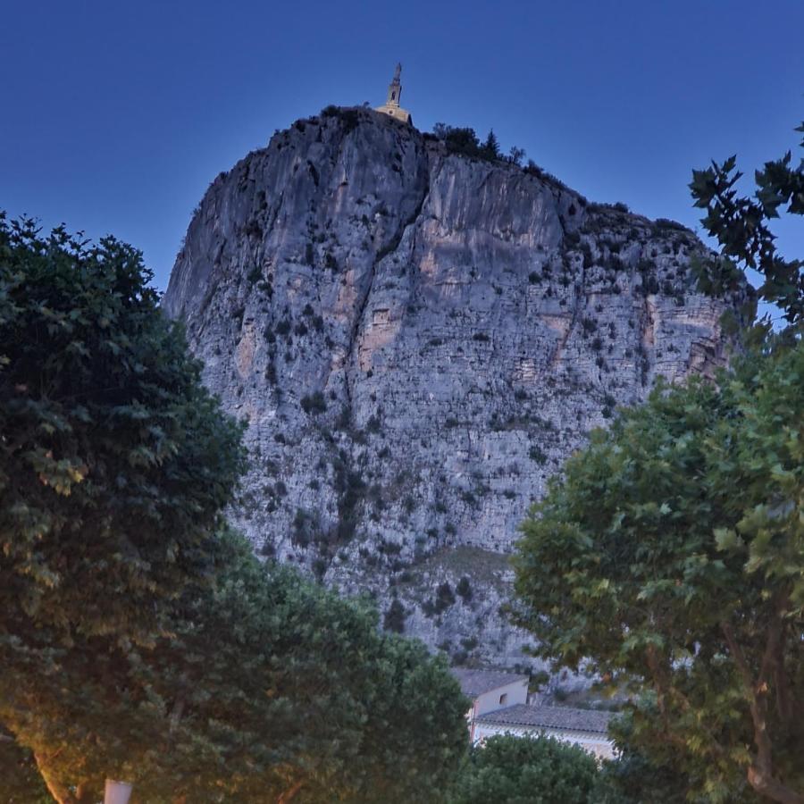 Camping Calme Et Nature Castellane Exterior foto