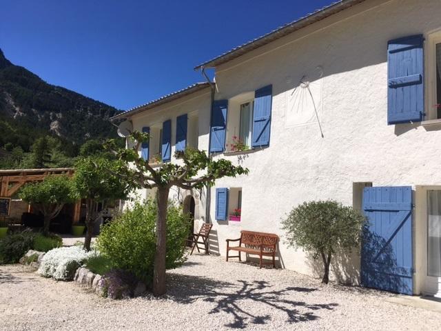 Camping Calme Et Nature Castellane Exterior foto